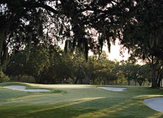 Fairhope, Alabama offers golf, galleries, and grub
