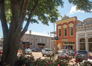 Art, literature, and good eats abound on a weekend getaway to Oxford, Mississippi a