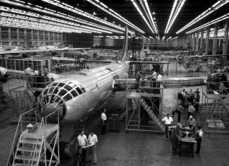 Flashback: How World War II helped turn Cobb County into an economic powerhouse Circa: Lockheed bomber plant