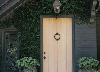 Make an entrance: 3 ways to greet guests in style with a statement entry