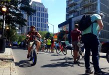 A “human-protected” bike lane on West Peachtree proved protesters’ point Atlanta protected bike lane West Peachtree protest