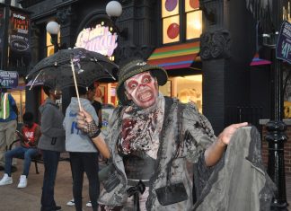 Six Flags Fright Fest zombie