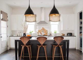 A black-and-white palette keeps the look classy in this Atlanta townhouse Sherry Hart townhouse