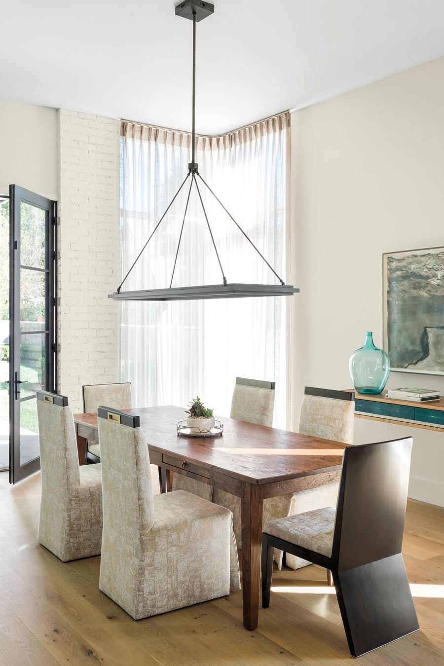 Historic references and a modern sensibility influence this Midtown home in equal measure
