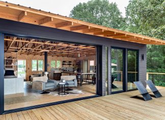 Elizabeth Ingram and Alton Brown lake house