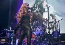 Photos: Mary Kutter performs at Madlife Stage and Studios