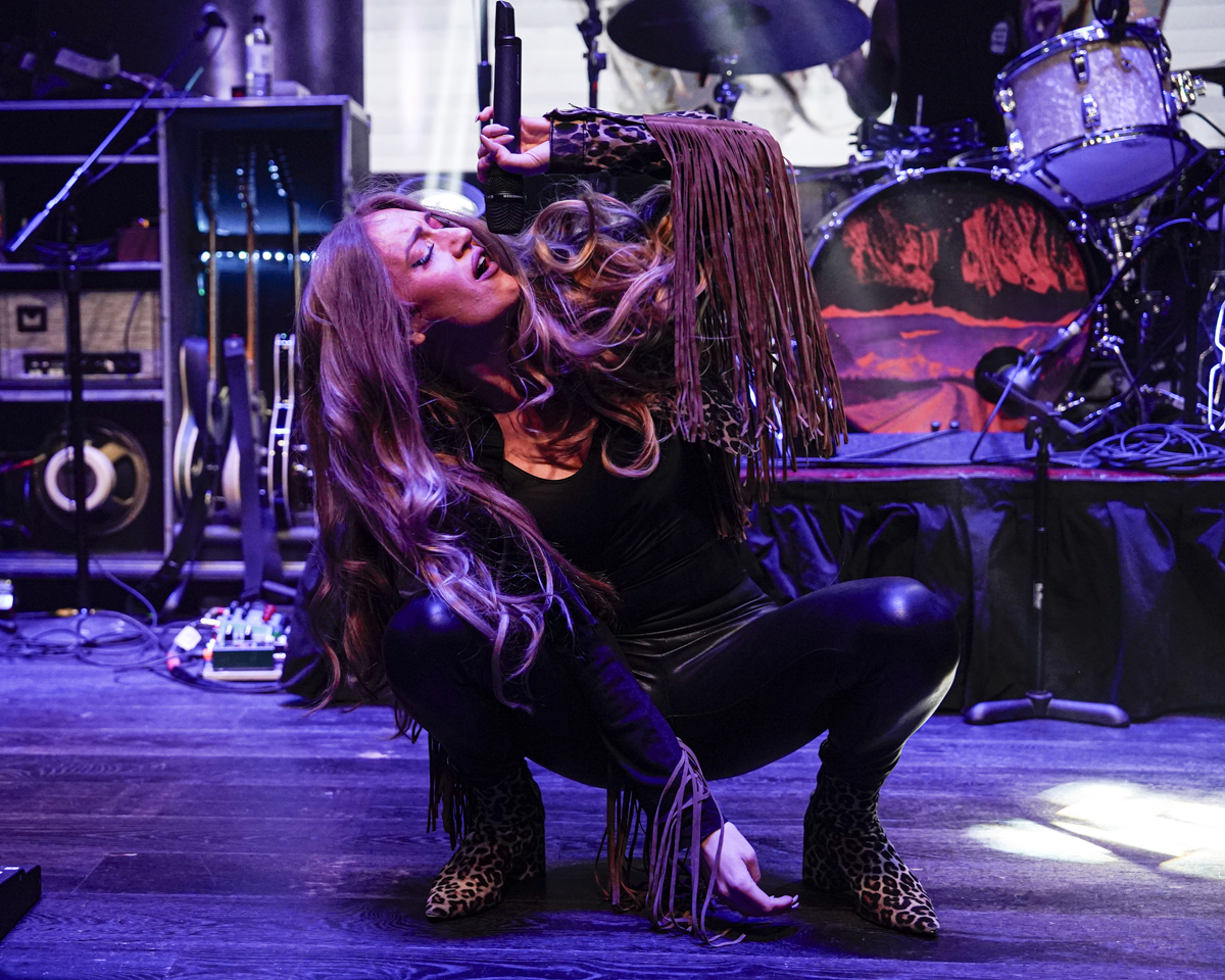 Photos: Mary Kutter performs at Madlife Stage and Studios