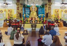 Fifty years after the fall of Saigon, a thriving Vietnamese community calls Atlanta home Chùa Quang Minh, Georgia’s oldest Vietnamese Buddhist temple, hosts a meditation service.