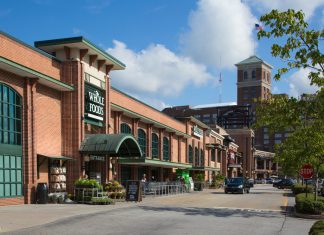 A love letter to Midtown Place, aka Atlanta’s worst shopping center the outside of Whole Foods at Midtown Place