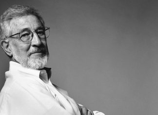Tom Junod: In memory of former Atlanta magazine editor-in-chief Lee Walburn A black and white photo of Lee Walburn sitting in a chair with his arms crossed