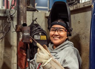 A student at Tulsa Welding School