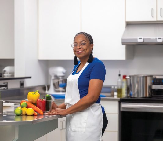 Georgia State University is teaching nursing students to cook Graduate student Miranda Parham in GSU’s culinary medicine kitchen