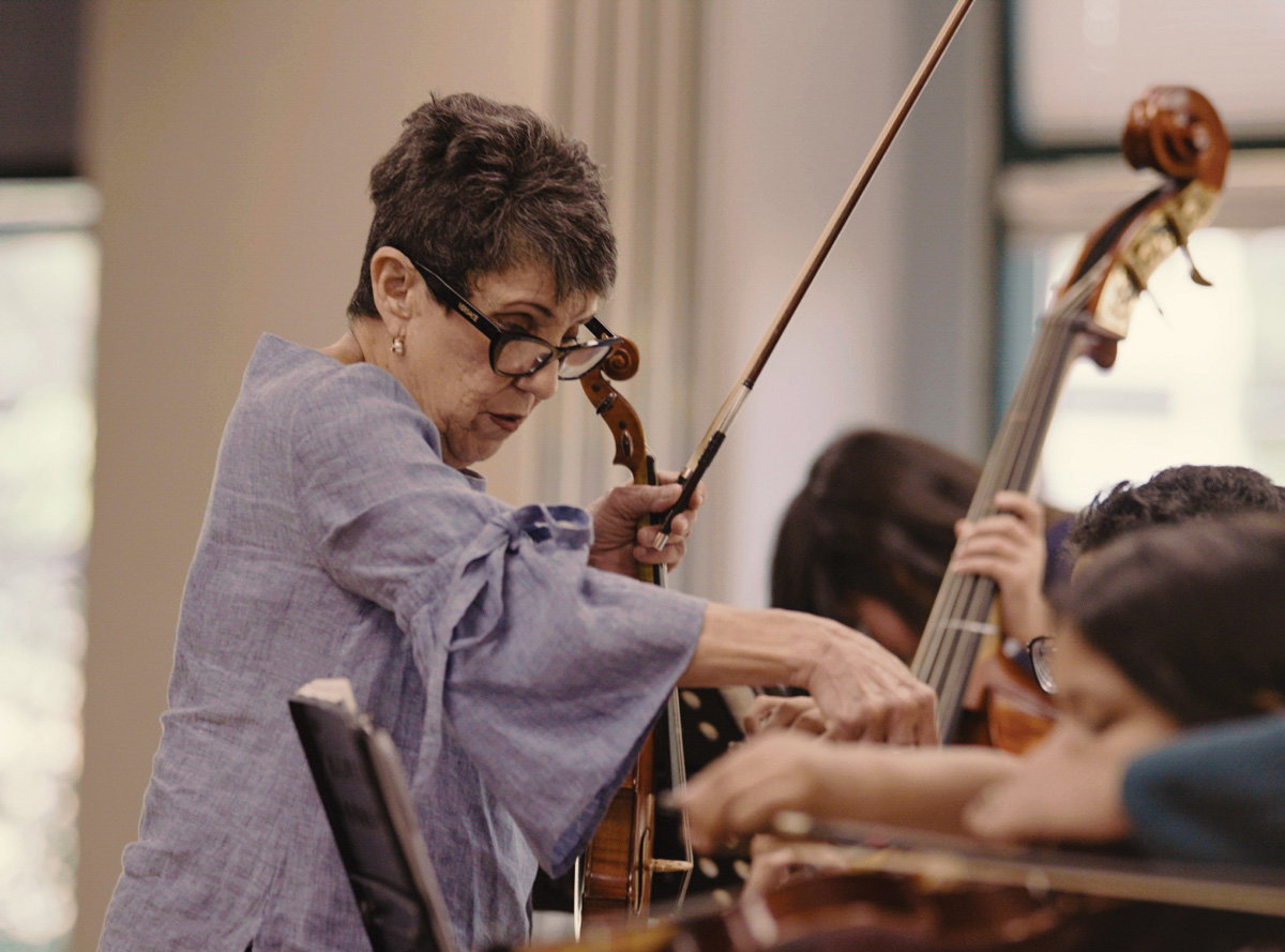 conductor Juana Alzaga