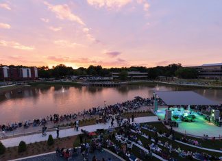 6 Atlanta Neighborhoods Where Community is Key: Johns Creek Boardwalk at Town Center