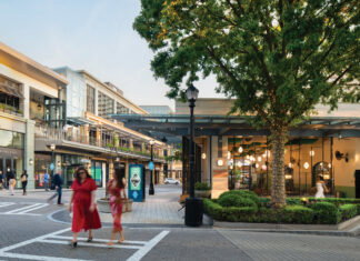 Communal areas like the Veranda atrium to support shopping and dining