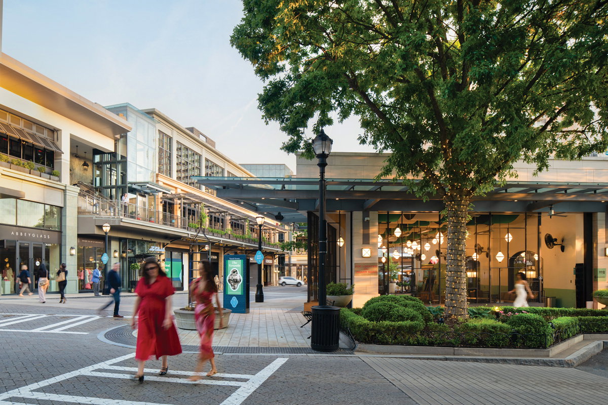 communal areas like the Veranda atrium to support shopping and dining